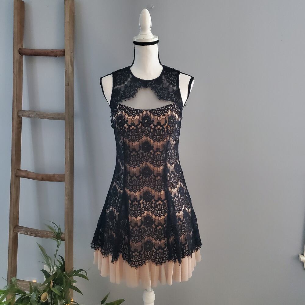 Betsy & Adam Sleeveless Lace Over Netting Cocktail Dress Black Pink 6